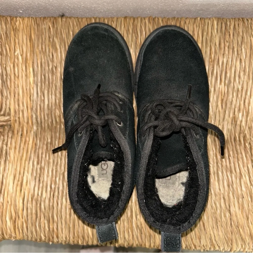 UGG Kids Black chucka Suede Boots